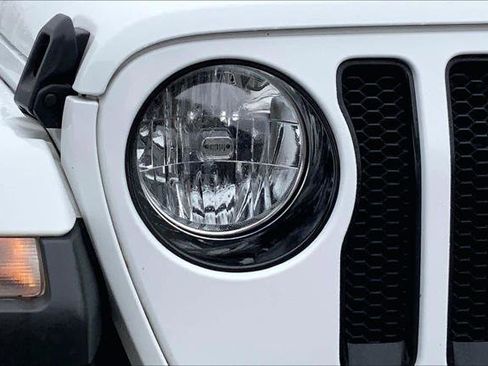 Certified 2021 Jeep Wrangler Unlimited Sahara image 21