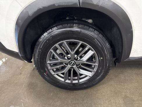 Used 2023 Nissan Rogue S AWD/4WD image 13