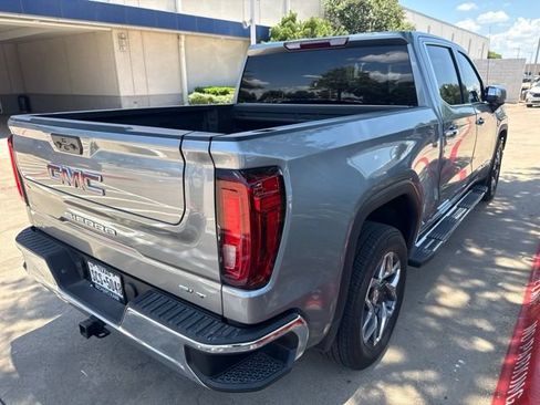 Used 2025 GMC Sierra 1500 SLT RWD image 3
