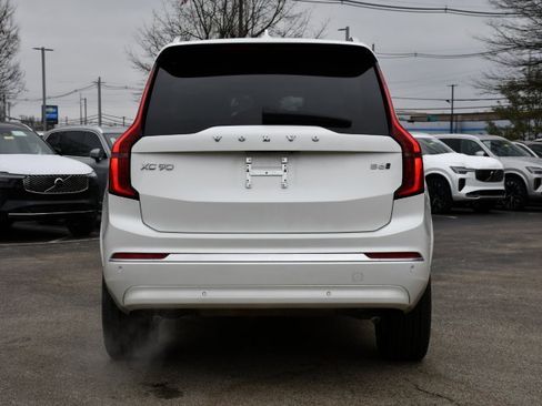 Certified 2025 Volvo XC90 B6 Plus image 6