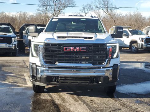 New 2025 GMC Sierra 3500 Pro w/ Convenience Package image 2