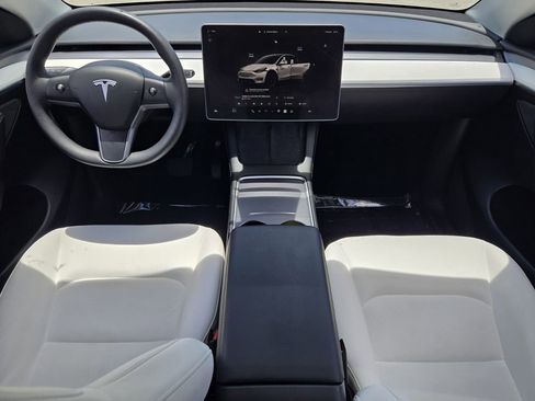 Used 2022 Tesla Model Y Long Range AWD/4WD image 12