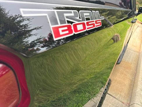 Used 2020 Chevrolet Silverado 1500 Custom Trail Boss w/ Custom Convenience Package AWD/4WD image 7