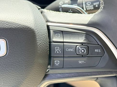 Used 2022 Jeep Grand Cherokee Limited AWD/4WD image 27