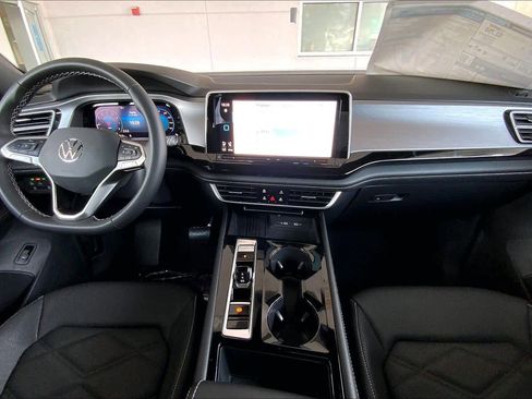 New 2026 Volkswagen Atlas Cross Sport SE image 5