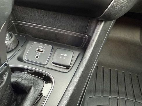 Used 2023 Jeep Cherokee Altitude Lux AWD/4WD image 28