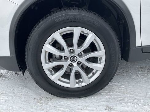 Used 2020 Nissan Rogue SV image 8