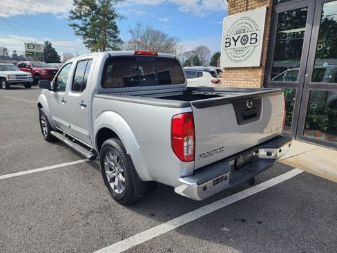 Used 2019 Nissan Frontier SL image 3