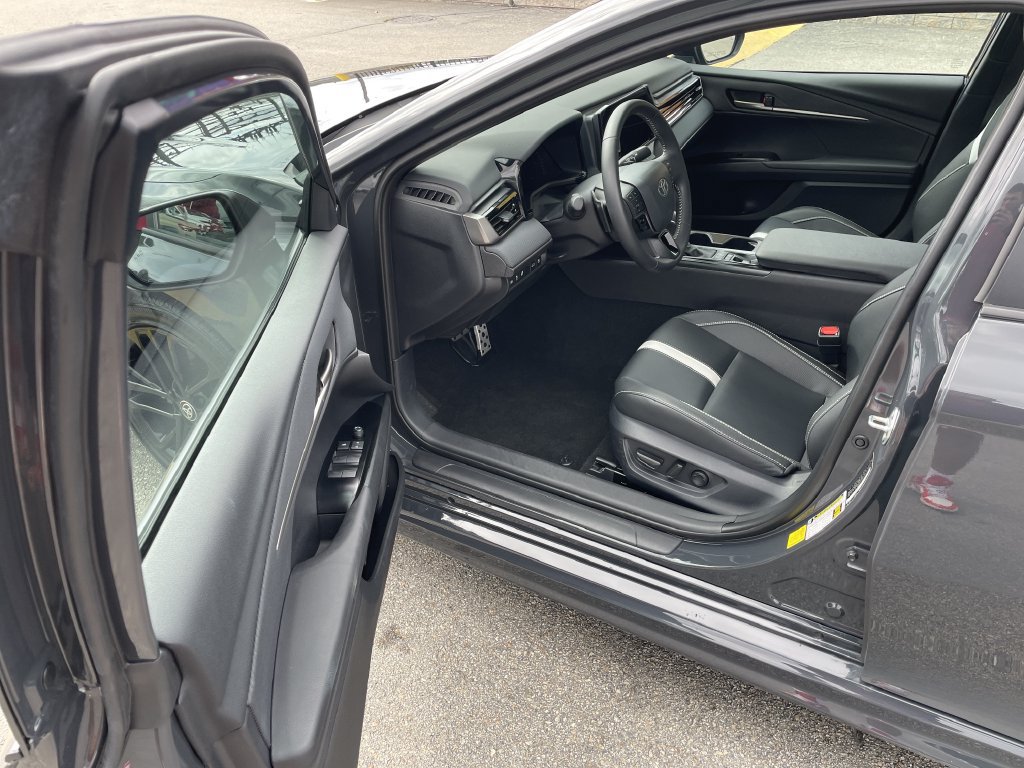 Used 2026 Toyota Camry SE FWD image 14