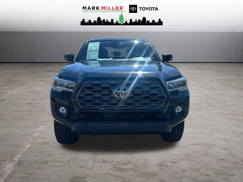 Used 2022 Toyota Tacoma TRD Off-Road w/ TRD Premium Off Road Package AWD/4WD image 9
