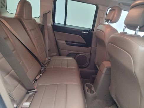Used 2016 Jeep Patriot High Altitude FWD image 19