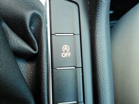 Used 2022 Volkswagen Taos S image 43