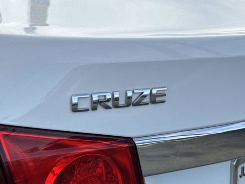Used 2015 Chevrolet Cruze LT image 26