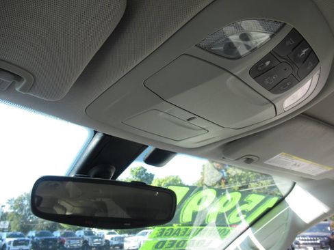 Used 2017 Chrysler Pacifica Touring-L image 29