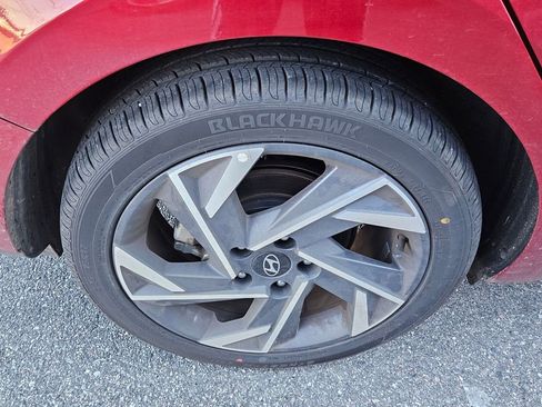 Used 2025 Hyundai Elantra SEL image 8