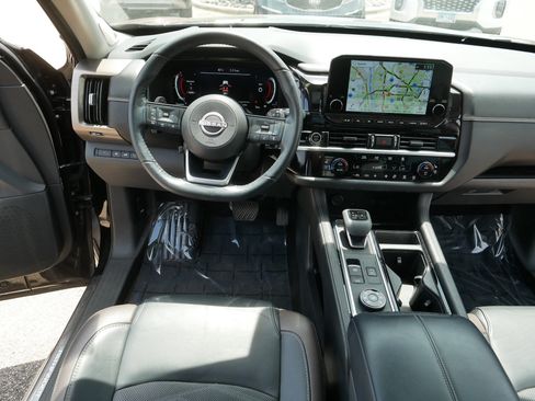 Used 2023 Nissan Pathfinder Platinum w/ Lighting Package (N93) AWD/4WD image 21