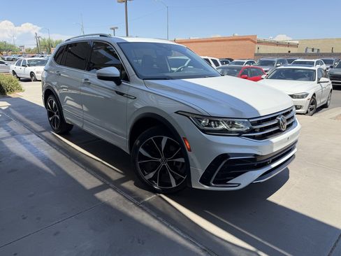 Used 2022 Volkswagen Tiguan SEL R-Line AWD/4WD image 6