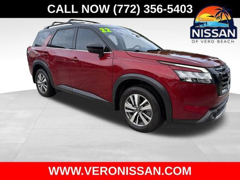 Used 2022 Nissan Pathfinder SL FWD image 1
