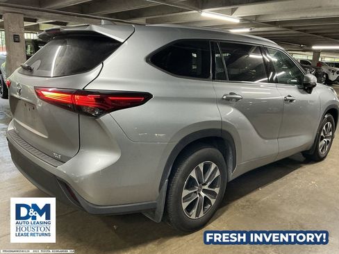 Used 2022 Toyota Highlander XLE FWD image 5