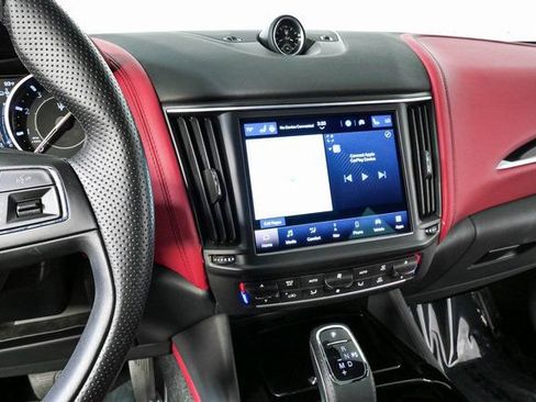Used 2022 Maserati Levante GT AWD/4WD image 14