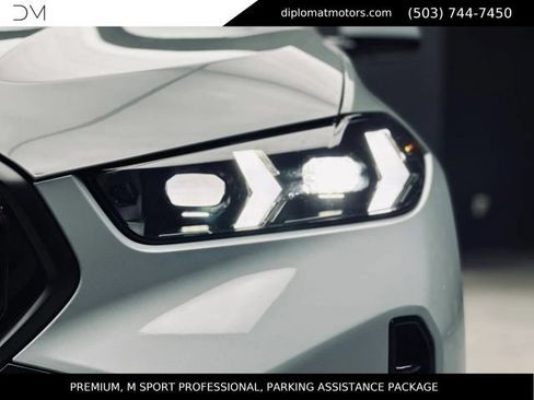 Used 2025 BMW X6 xDrive40i w/ Premium Package AWD/4WD image 13