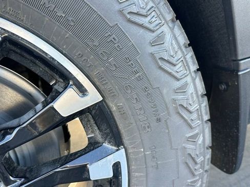 New 2026 Chevrolet Traverse Z71 w/ Enhanced Driving Package AWD/4WD image 32