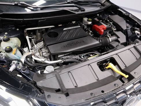 Certified 2022 Nissan Rogue SV image 16