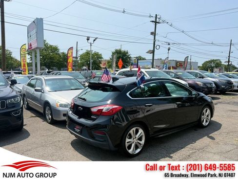 Used 2017 Chevrolet Cruze Premier FWD image 4
