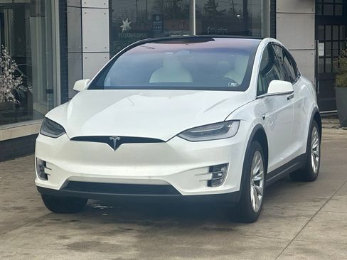 Used 2021 Tesla Model X Performance image 1