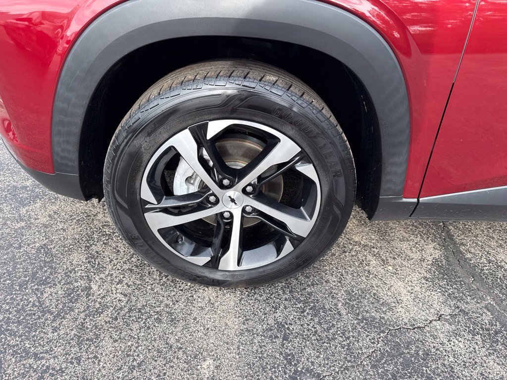 Used 2024 Chevrolet Trax RS FWD image 11
