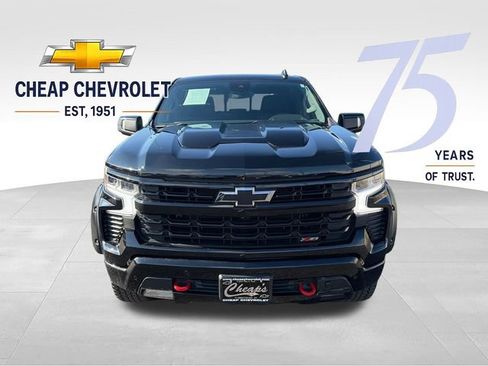Used 2024 Chevrolet Silverado 1500 LT Trail Boss w/ Convenience Package II AWD/4WD image 8