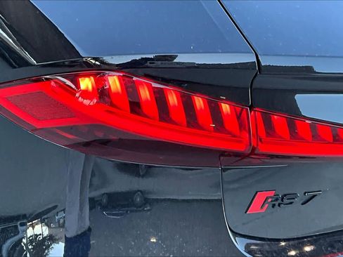 Used 2024 Audi RS 7 Performance image 27