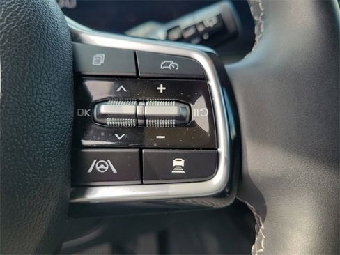 Used 2025 Kia Sorento EX image 25