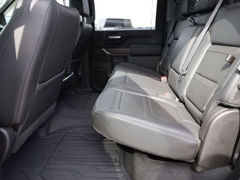 Used 2022 GMC Sierra 3500 Denali AWD/4WD image 17
