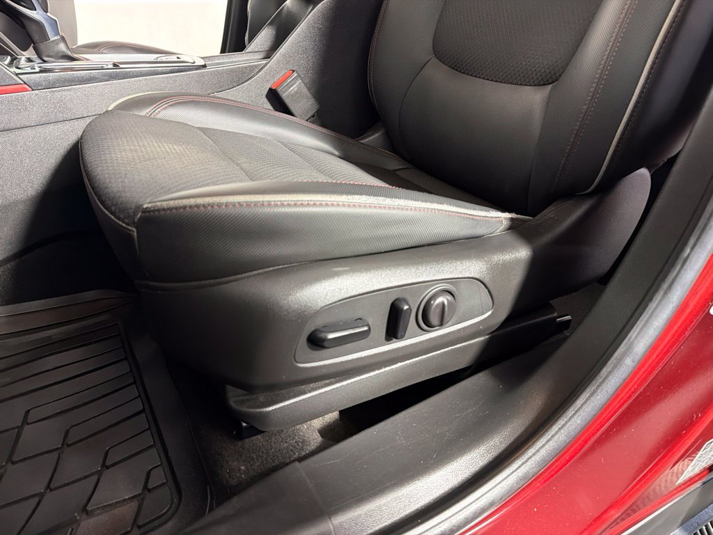 Used 2022 Chevrolet TrailBlazer RS w/ Technology Package FWD image 11