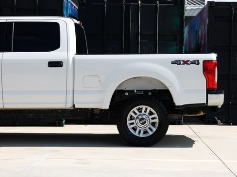 Used 2019 Ford F250 XLT w/ Snow Plow Prep Package AWD/4WD image 28