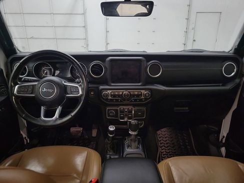 Used 2020 Jeep Wrangler Unlimited Sahara image 12