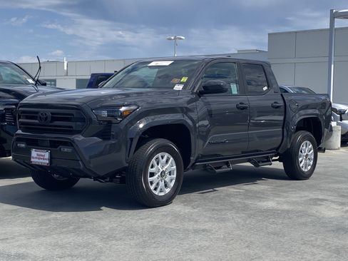 Certified 2026 Toyota Tacoma SR5 AWD/4WD image 6