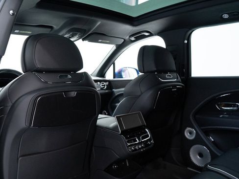 Certified 2025 Bentley Bentayga Extended Wheelbase image 23
