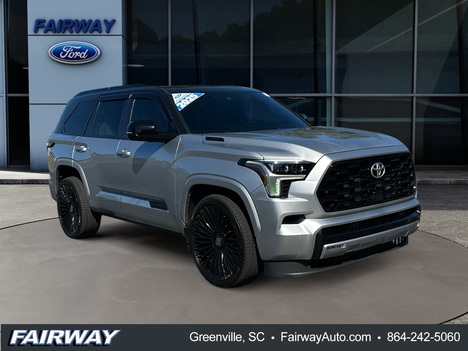 Used 2025 Toyota Sequoia Capstone AWD/4WD image 3