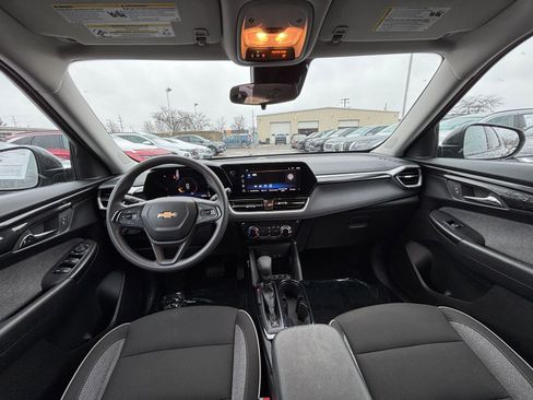 Used 2025 Chevrolet TrailBlazer LT image 31