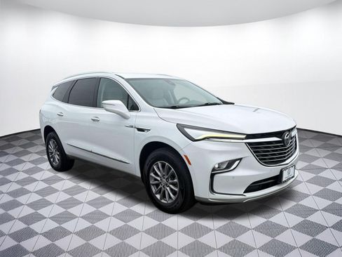 Used 2023 Buick Enclave Essence FWD image 7