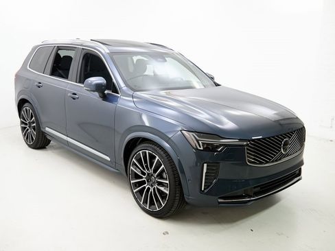 Certified 2025 Volvo XC90 B6 Ultra image 6