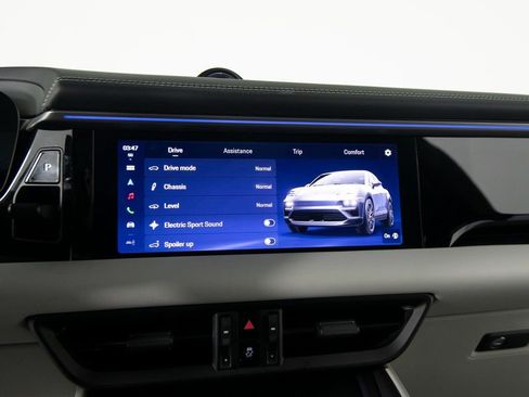 Certified 2025 Porsche Macan 4S Electric image 27