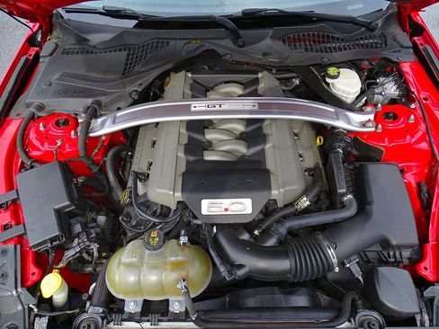 Used 2017 Ford Mustang GT Premium RWD image 18