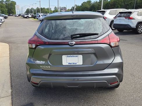 Used 2023 Nissan Kicks S FWD image 11