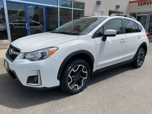 Used 2016 Subaru Crosstrek 2.0i Premium AWD/4WD image 1