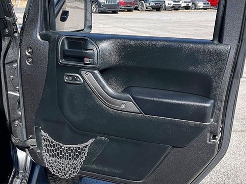 Used 2018 Jeep Wrangler Unlimited Sport S image 27