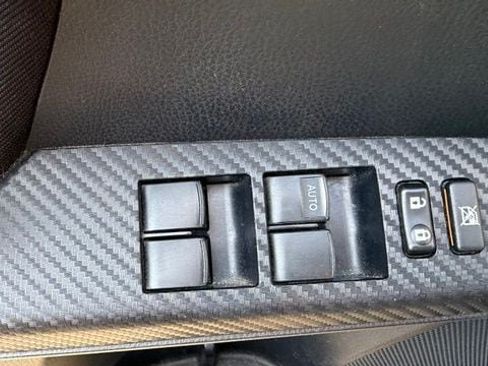 Used 2014 Toyota RAV4 LE AWD/4WD image 9