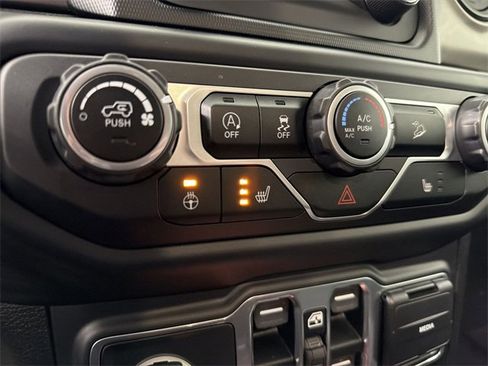 Used 2020 Jeep Wrangler Unlimited Sport image 27